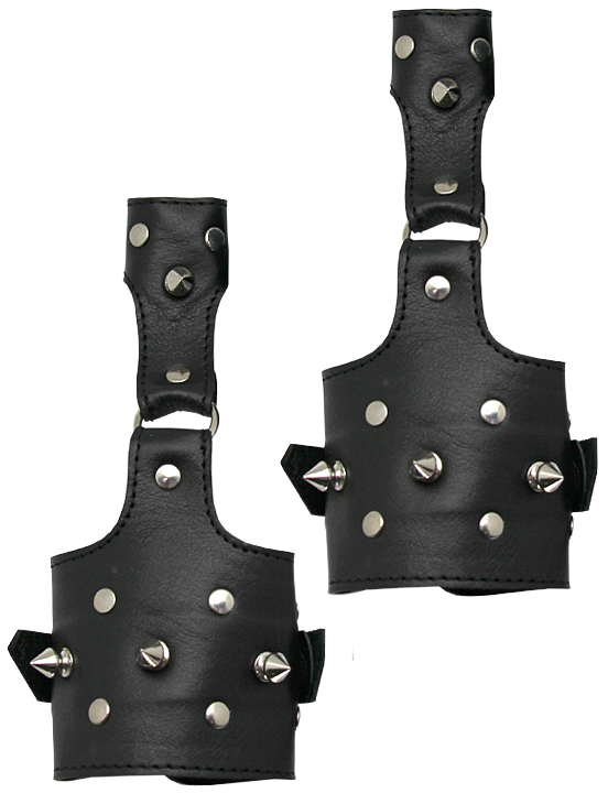 Наручники декорированные шипами