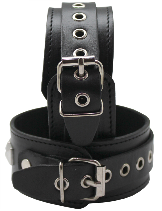 Поножи узкие, декорированные