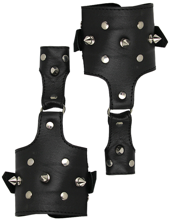 Наручники декорированные шипами